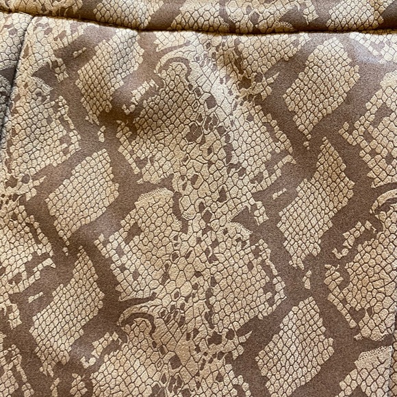 Snake skin look skirt - Picture 4 of 7